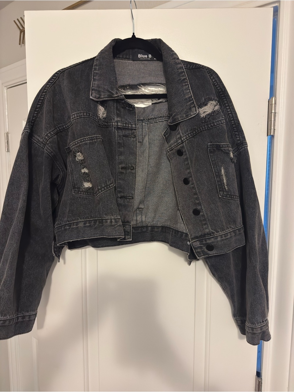 Women's Cropped Distressed Jean Jacket - Washed Black